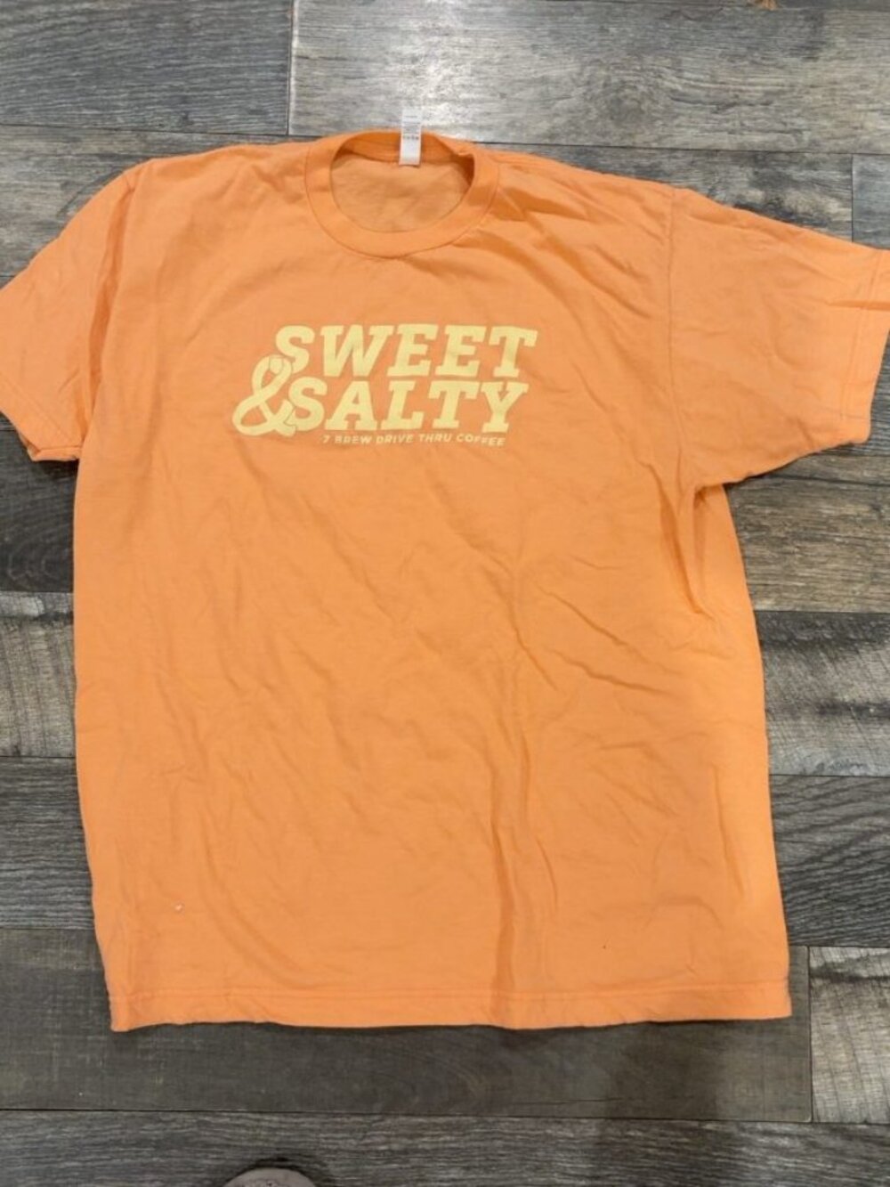 7 Brew Coffee Sweet & Salty Women’s Large Orange Graphic T-Shirt